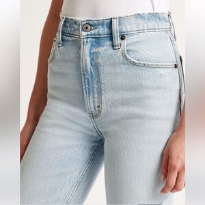 A&F Ultra High Rise 90s Straight Jean